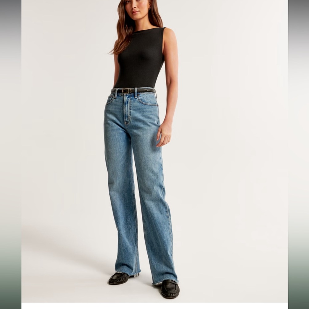 Abercrombie & Fitch High Rise 90s Relaxed Jean Curve Love - Size 26 2 Short